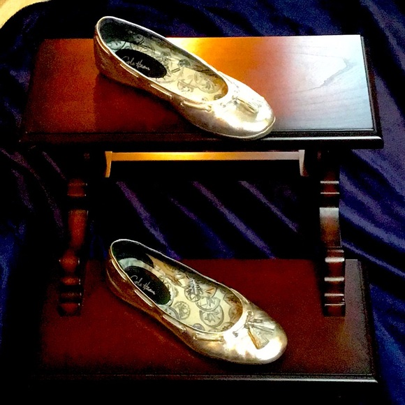 Cole Haan 💎 silver metallic tassel flats - Picture 9 of 10